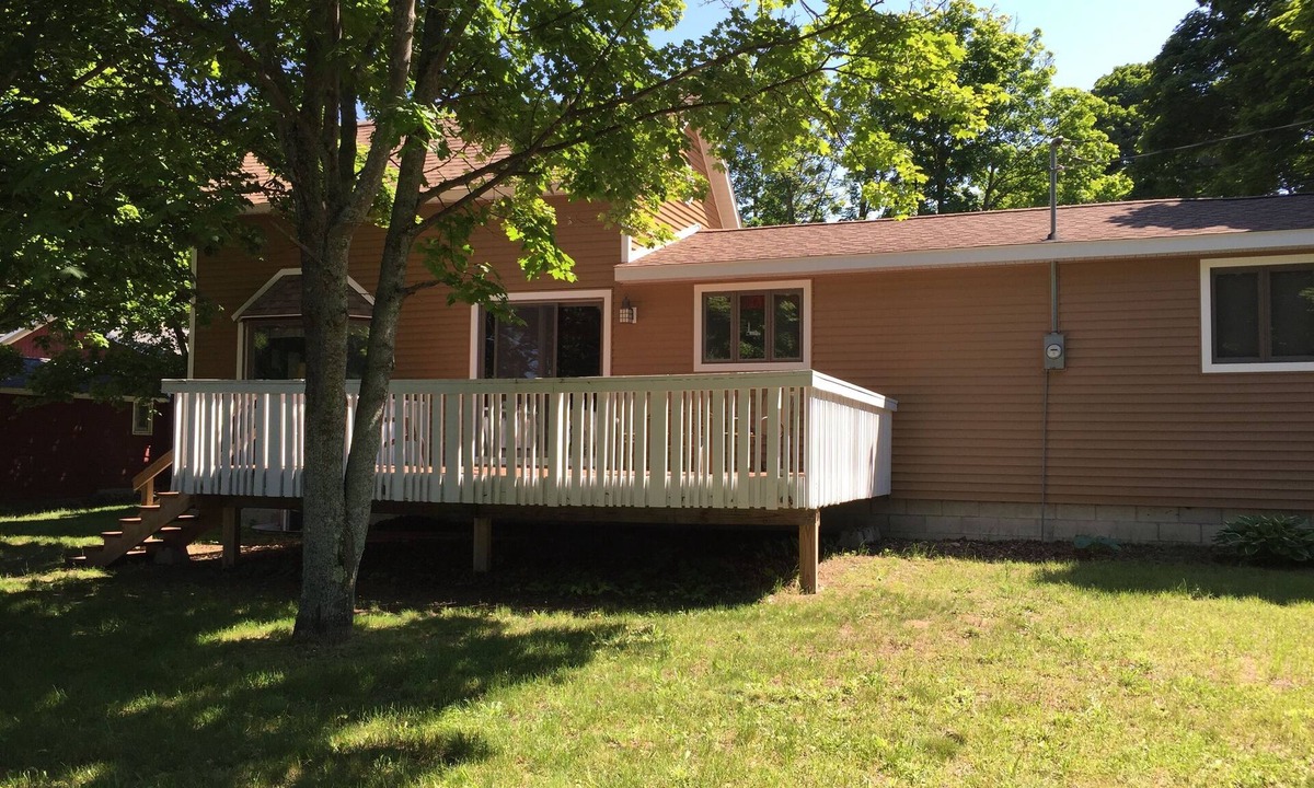 Grand Marais Cottage | COZY 2 BEDROOM 1 BATH HOME DOWNTOWN GRAND MARAIS