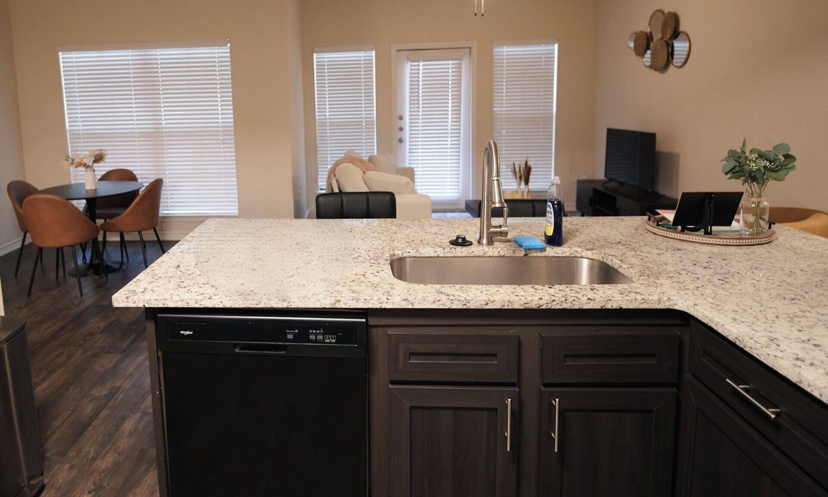 Sweetbriar Apartment | Cozy 2-bedroom/2-bath apartment in enjoyable Austin with pool, AC, fitness room