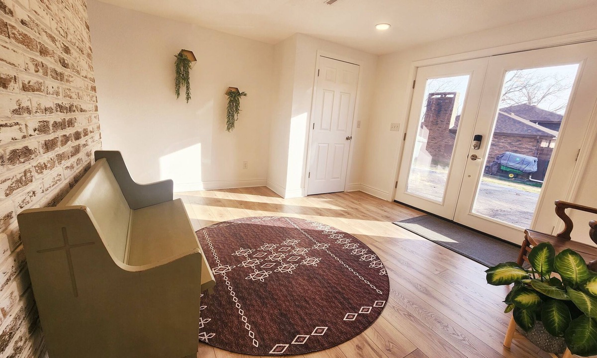 West Plains Apartment | Cozy 2-Bedroom Apartment Suite