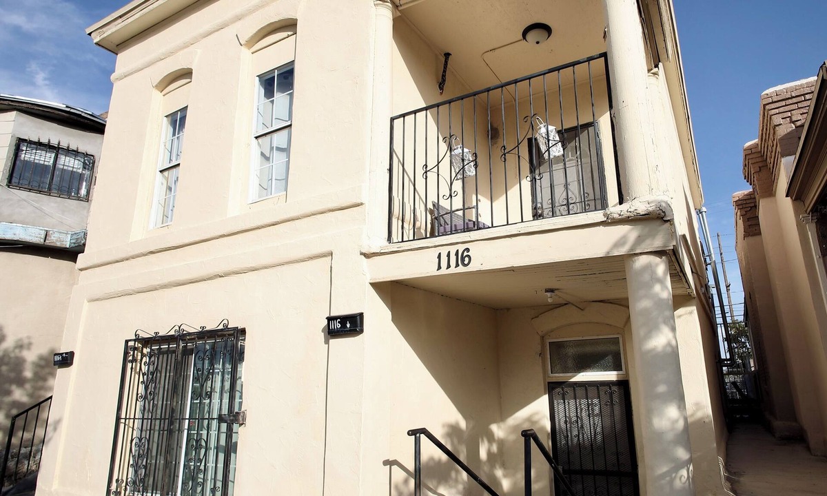 Downtown El Paso Apartment | Cozy 2 bedroom apartment in terrific El Paso with WiFi, AC, entire unit