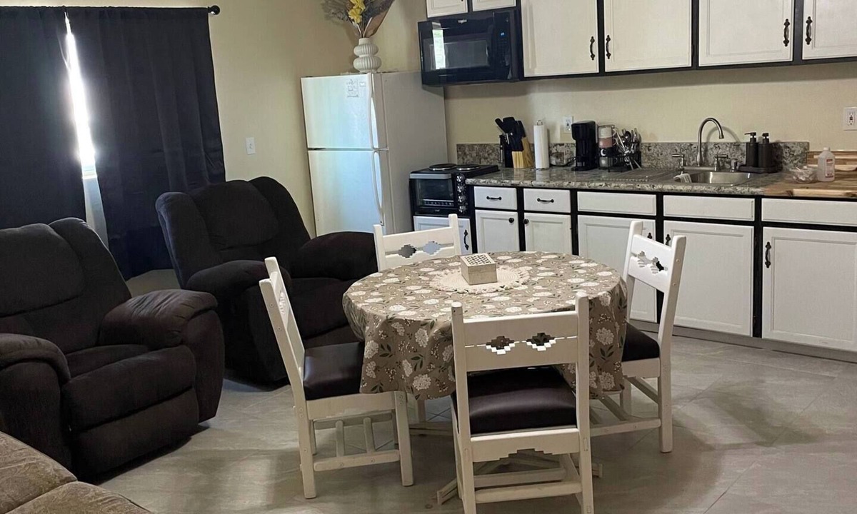 Safford Apartment | Cozy 2 Bedroom Apartment getaway with AC