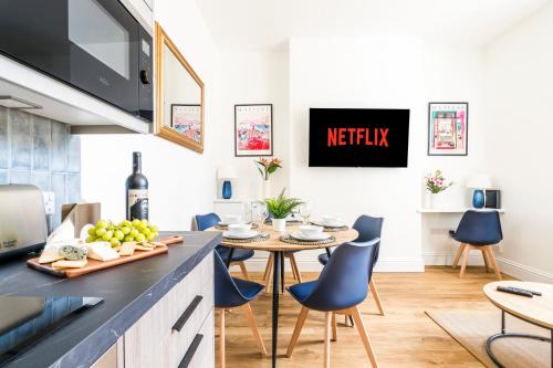 Sutton West Apartment | Cozy 2 Bedroom Apartment in Sutton