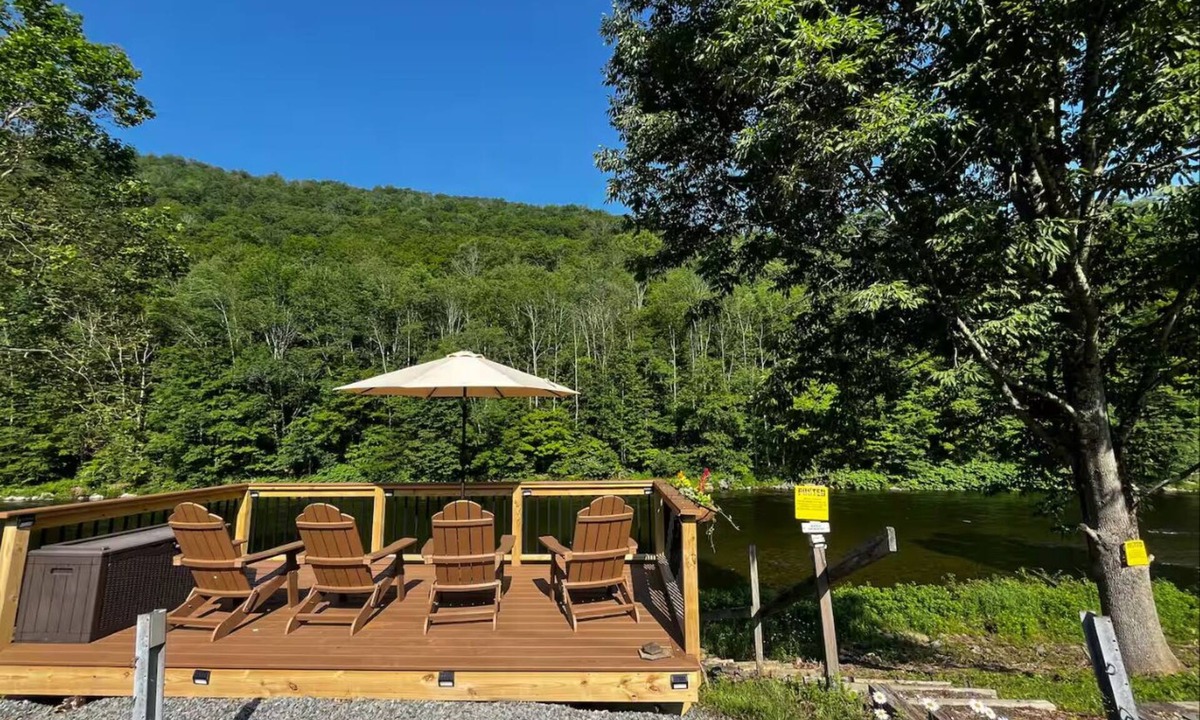 Shinhopple Apartment | Cozy 2-bedroom apartment with Private River Access