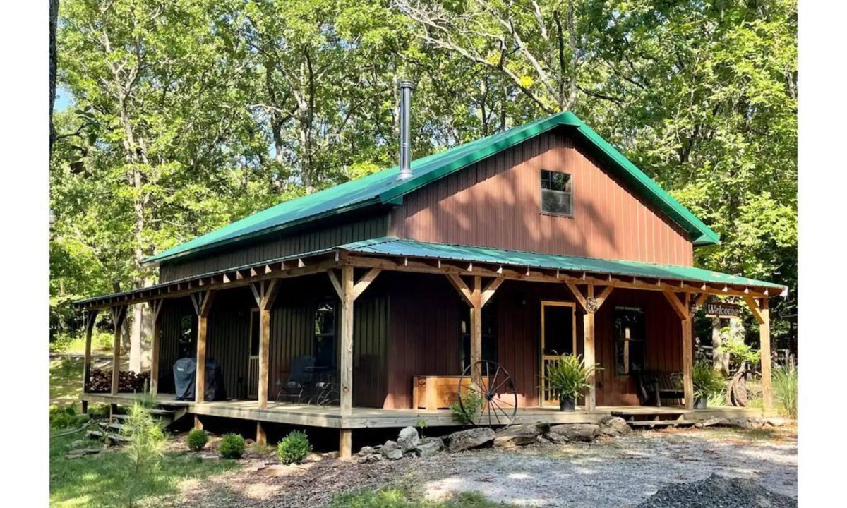 Pettit Cabin | Cozy 2 bedroom bunkhouse at Pettit Bay