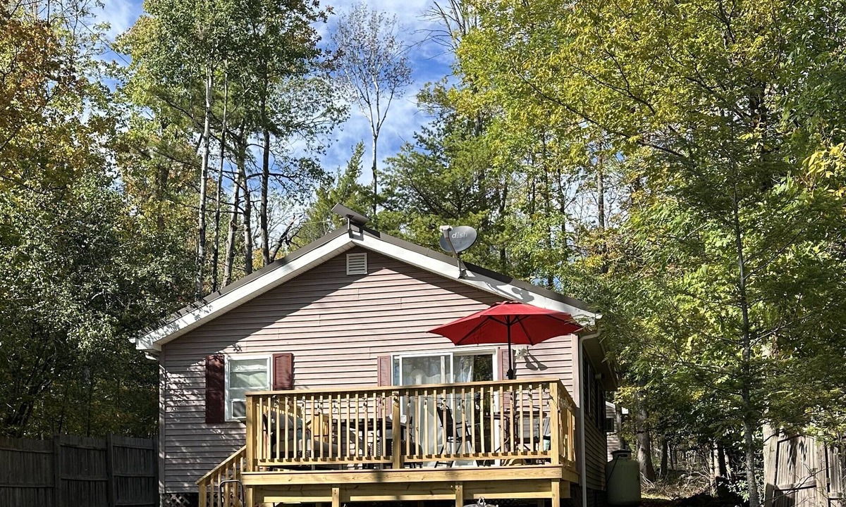 Keeseville Cabin | Cozy 2-bedroom cabin in charming Keeseville with AC