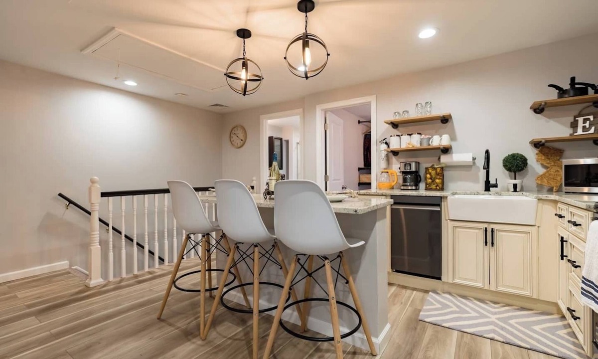 Bellmawr Apartment | Cozy 2 Bedroom Close To Philly