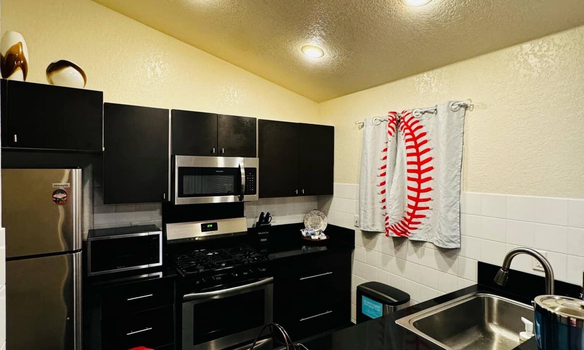 Spring Valley Condo | Cozy 2-bedroom condo in a gated community