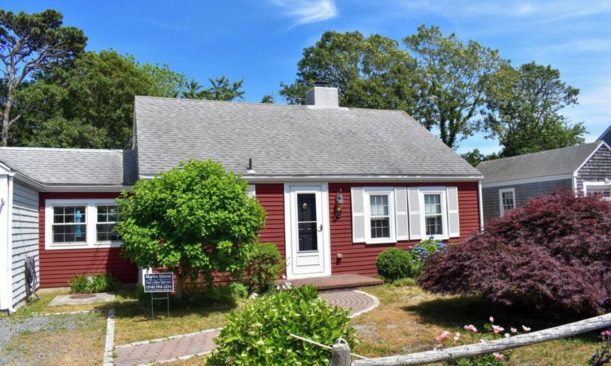 Northwest Harwich House | Cozy 2-Bedroom Cottage – Walk to Pleasant Road Beach!