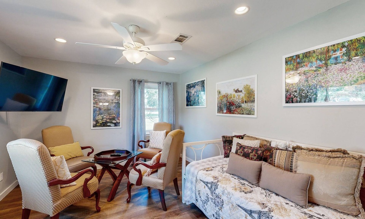 Granite Shoals House | Cozy 2 bedroom home with gas grill, patio, and boat parking