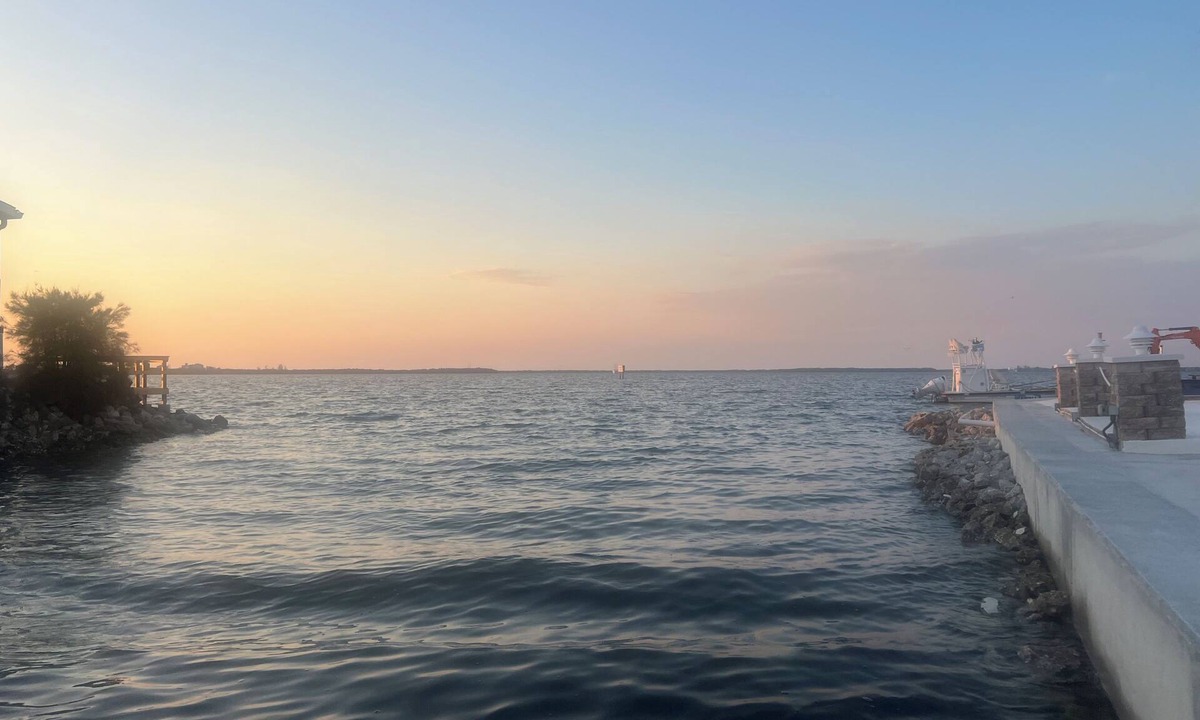 Palmetto House | Cozy 2-bedroom home in beautiful Palmetto with spectacular waterfront views.
