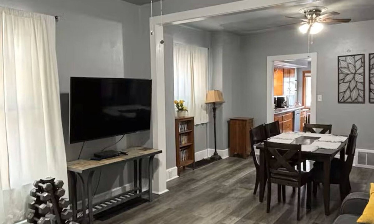 Bedford House | Cozy 2 Bedroom Home w/Large Yard and Deck