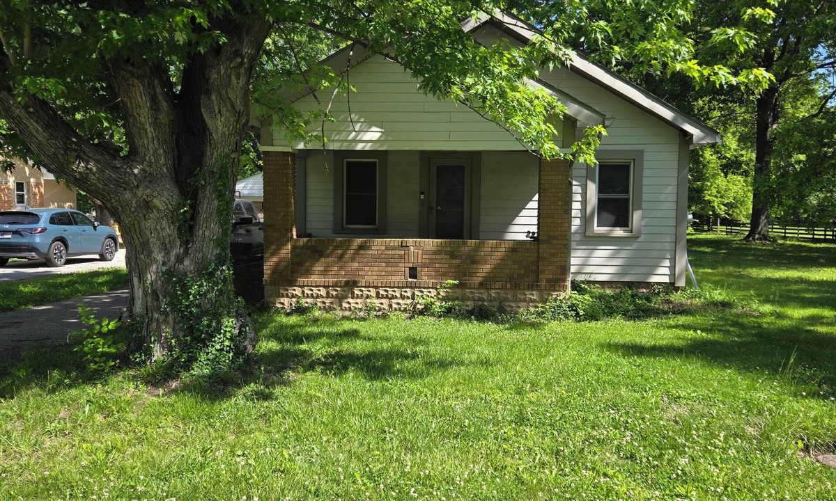 Indianapolis House | Cozy 2-bedroom house in charming Indianapolis with AC, Close to downtown,