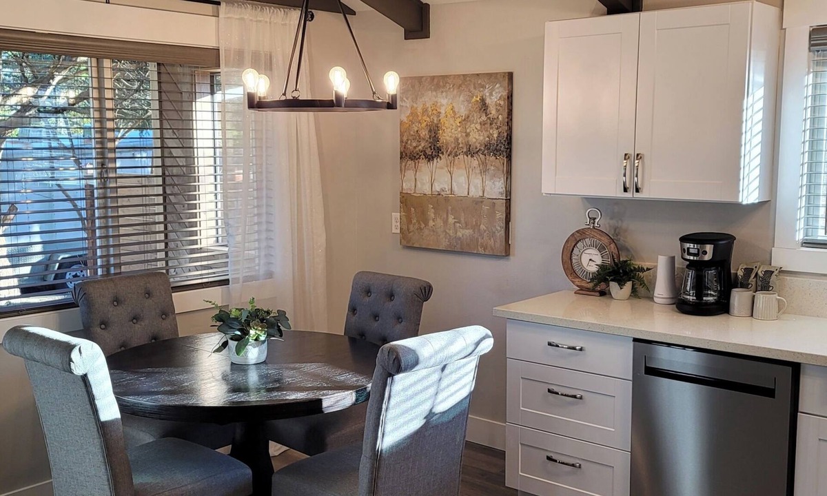 Long Beach House | Cozy 2-bedroom house in charming Seaview with WiFi, barbecue, deck!