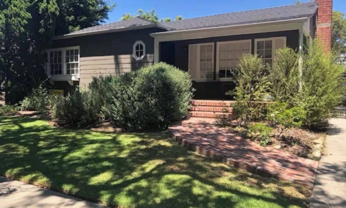 Del Rey House | Cozy 2 bedroom on peaceful, tree lined street. Los Angeles, Culver City