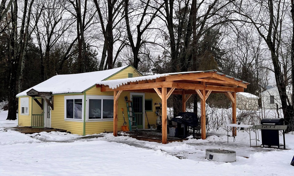 Durhamville Cottage | Cozy 2-bedroom private Lakefront-cottage on Oneida Lake.