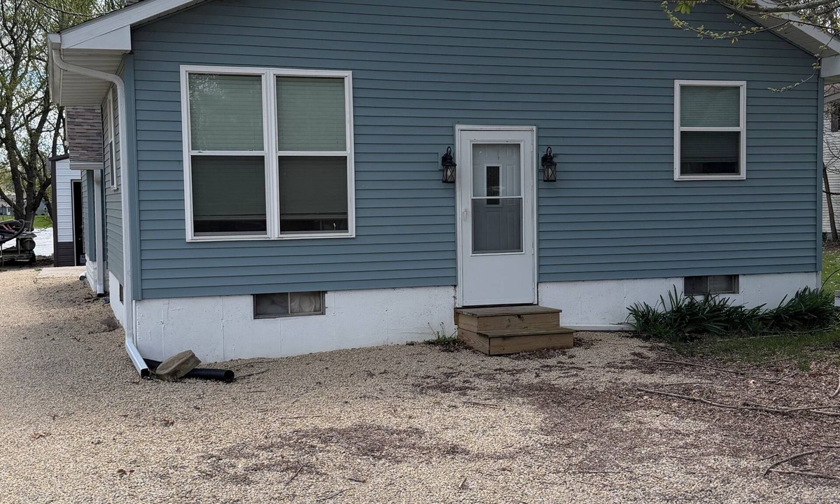 Dixon House | Cozy 2 Bedroom river house