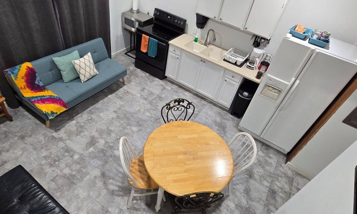 Coleman House | Cozy 2-bedroom Tiny home in amazing Coleman, just a 3 blocks from downtown.