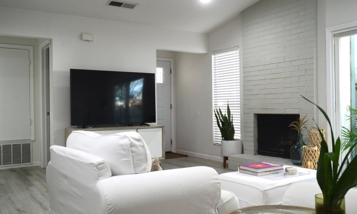 Timber Village House | Cozy 2-bedroom Townhome with Fenced Back Yard, in Welcoming Austin