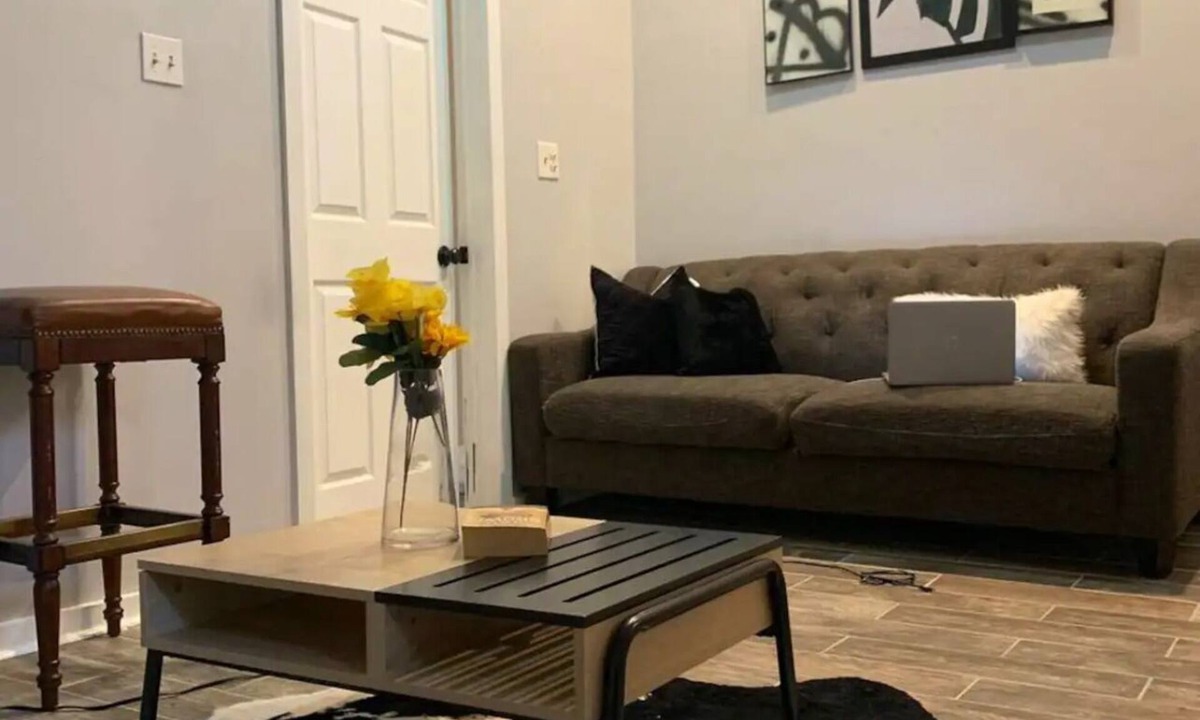 Douglas Apartment | Cozy 2 Bedroom unit-15mins Dwtn!