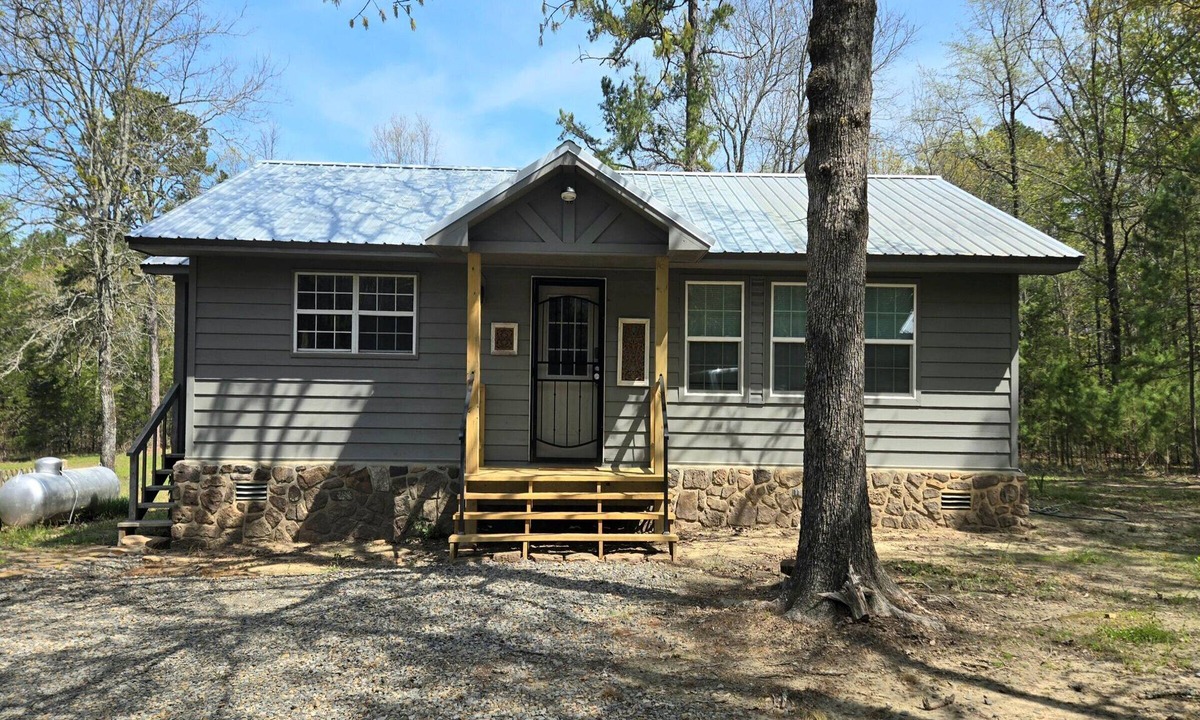 Tumbling Shoals Cabin | Cozy 2-bedroom cabin where you can enjoy a quiet "get back to nature" time.