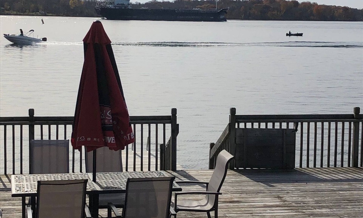 Martintown Cottage | Cozy 2 bedroom water front cottage