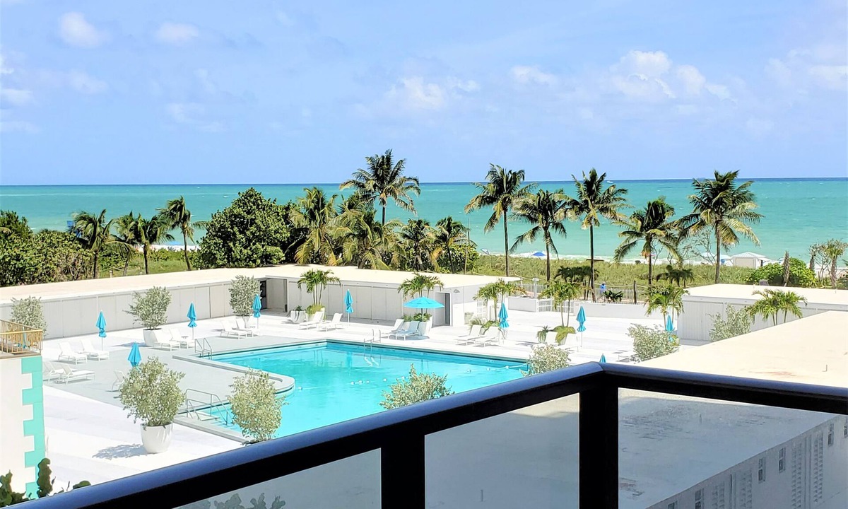 Mid Beach Apartment | Cozy 2 Bedroom with Ocean Views - 510