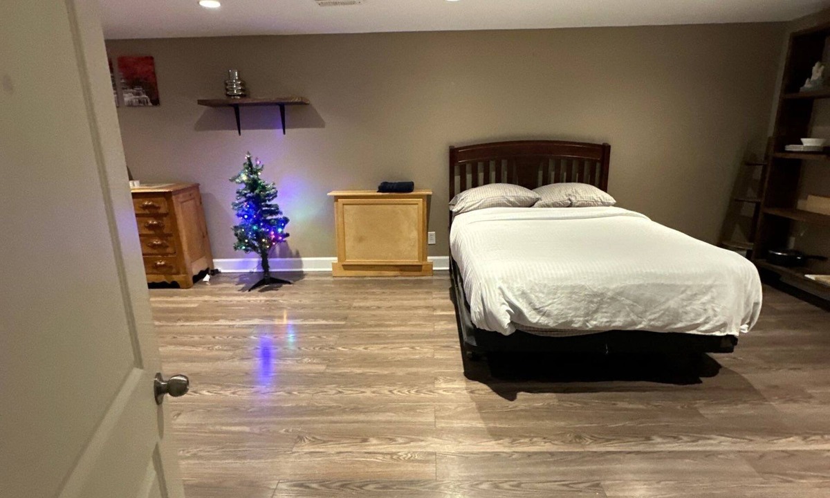 Windsor Apartment | Cozy 2 Beds Basement Suite