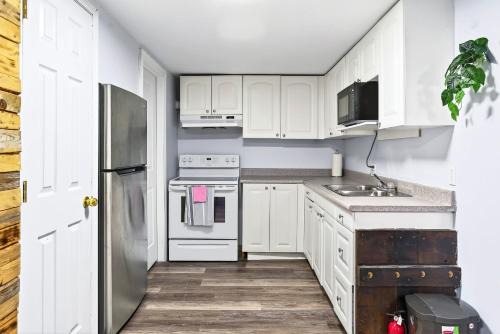 Downtown Apartment | Cozy 2-BR Abby's Lodge in Downtown Fredericton