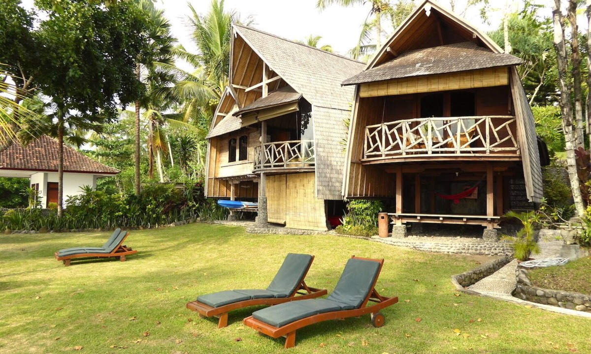 Pekutatan Villa | Cozy 2 BR Wooden Villa