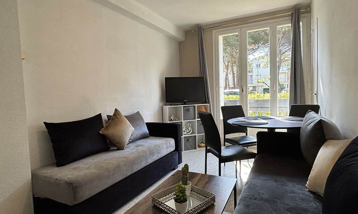 Argeles Plage Apartment | Cozy 2-Room Apartment with Terrace, 100m from the Beach in Argelès-sur-Mer
