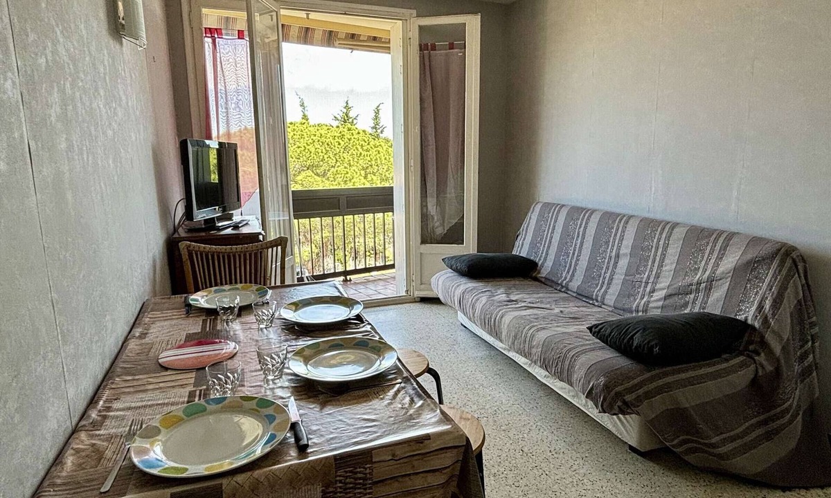 Argeles Plage Apartment | Cozy 2-Room Apartment, 200m from Beach, Balcony, Sleeps 4