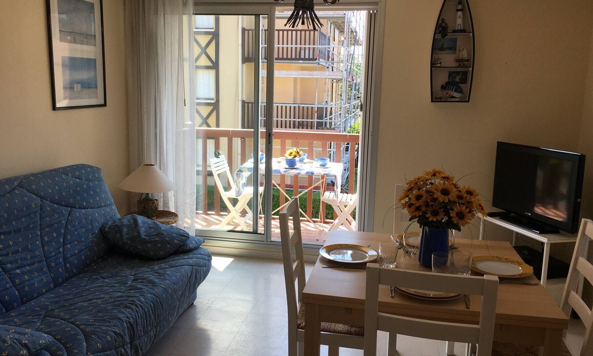 Cabourg Apartment | Cozy 2-Room Apartment Near Beach & Town Center - Quiet, Green Setting with Private Parking!
