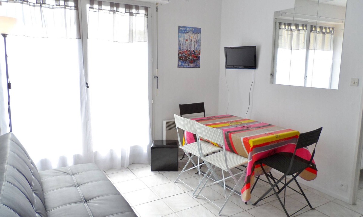 Cabourg Apartment | Cozy 2-Room Apartment Near Racetrack, Balcony, South Exposure, Parking