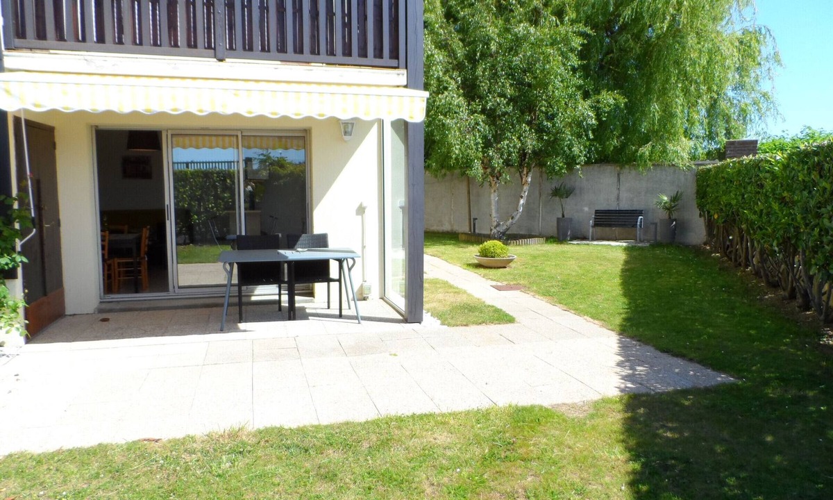 Cabourg Apartment | Cozy 2-Room Apartment with Garden, Close to Cabourg Center & Beach