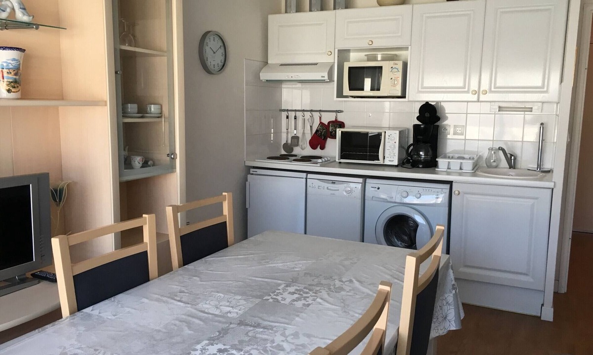 Fort-Mahon-Plage Apartment | Cozy 2-Room Cabin Close to the Beach with Private Parking