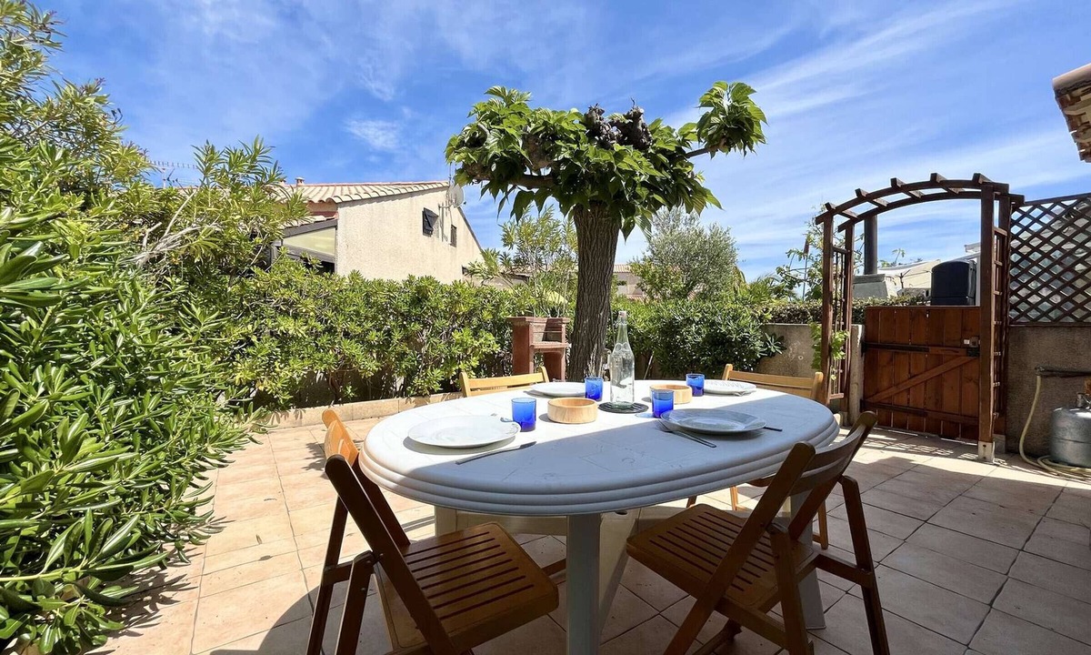 Les Ayguades House | Cozy 2-Room Mezzanine Pavilion with Pool, Parking, and Terrace near Lagoon
