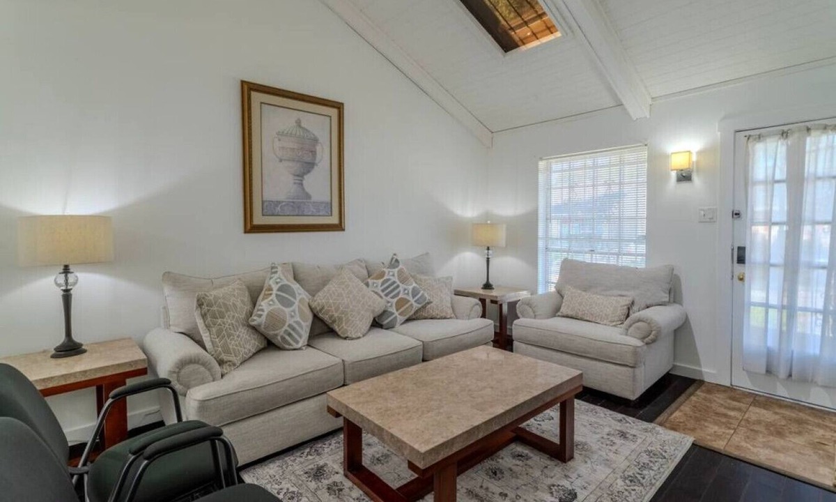 Memorial Apartment | Cozy 2BR Apartment by i10 near City Center