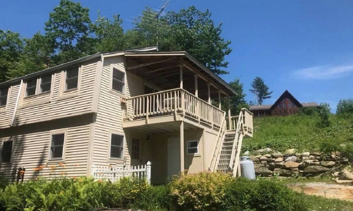 Sidney Apartment | Cozy 2BR Lakefront Getaway on Messalonskee Lake – Shared Waterfront, Sleeps 4