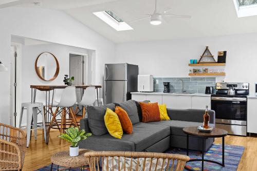 Cherokee Triangle Apartment | Cozy 2BR Near Bourbon Trail + Backyard Access