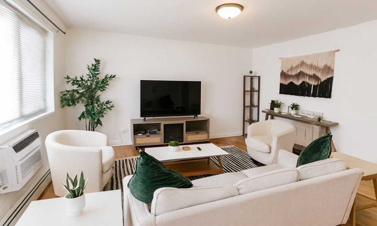 Niles Apartment | Cozy 2BR Near O'Hare, Free WiFi & Parking