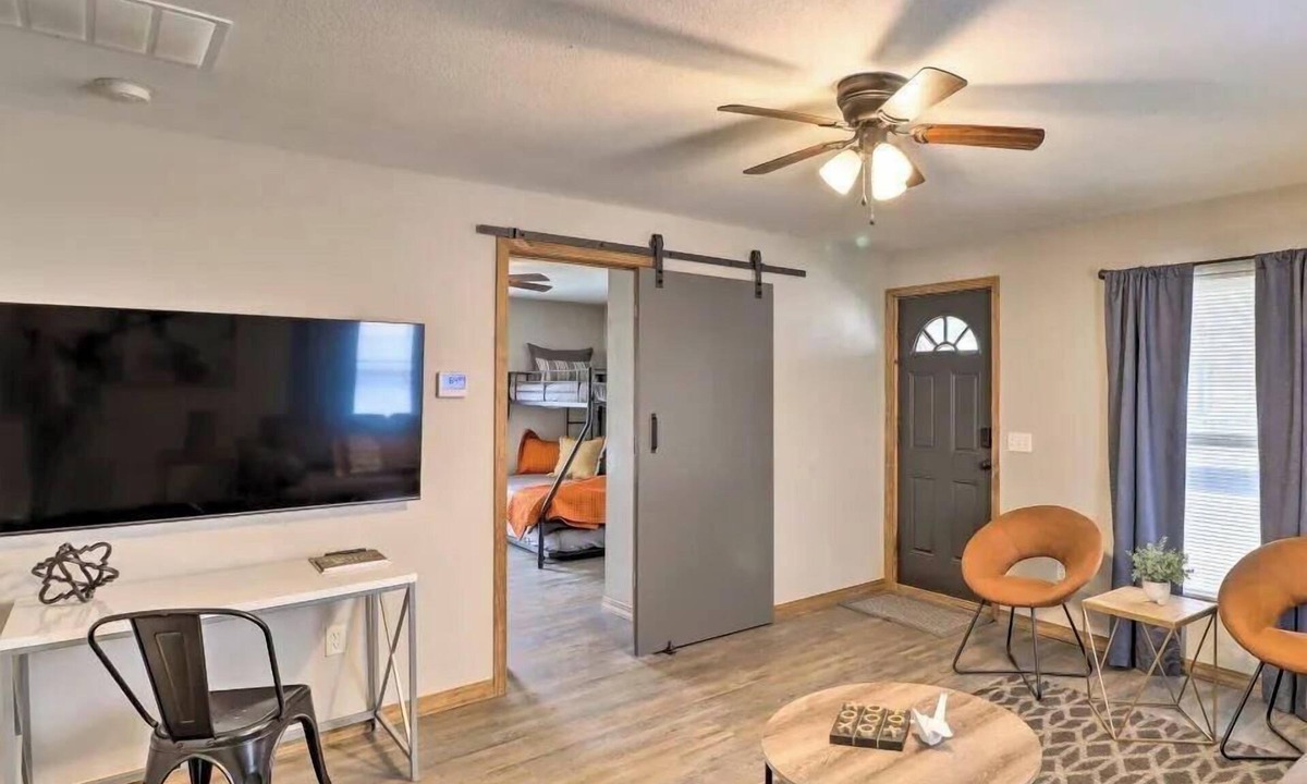 West Plains Apartment | Cozy 2BR Retreat Near Ozark Trails & Downtown
