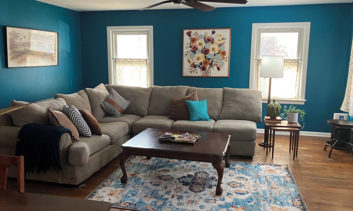 Leavenworth House | Cozy 2BR w/King Bed + Yard Near Fort Leavenworth