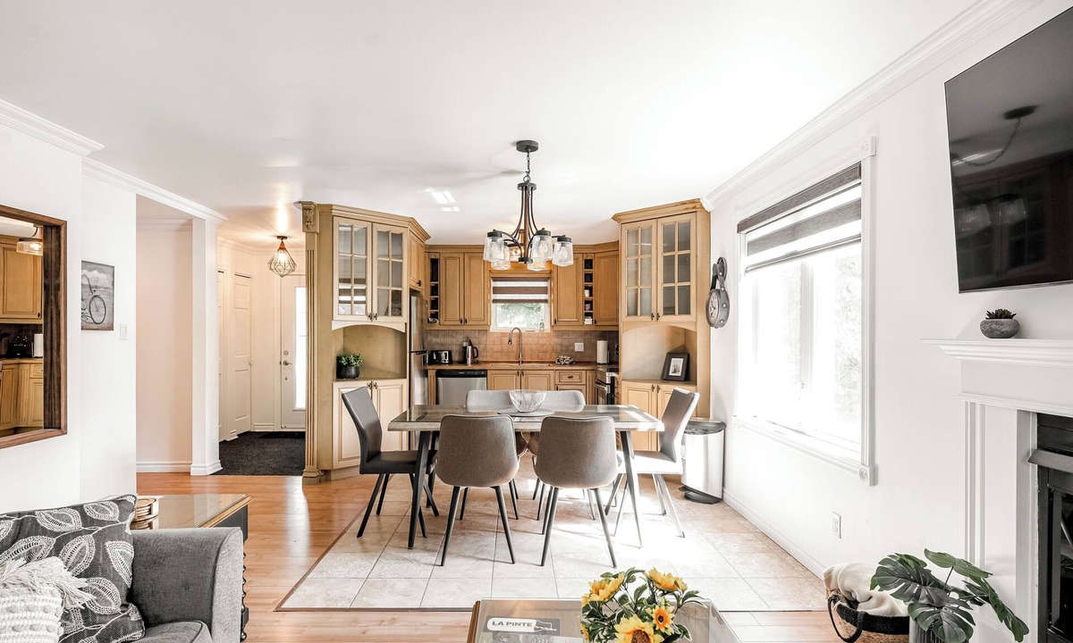 Magog Condo | Cozy 3 bedroom condo in Magog with a semi private loft.Great location.