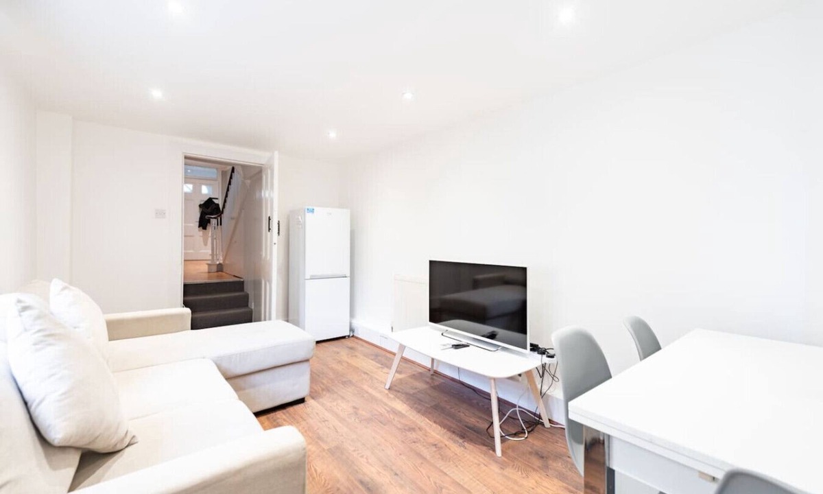 Wimbledon House | Cozy 3-Bedroom Home (WHS17)