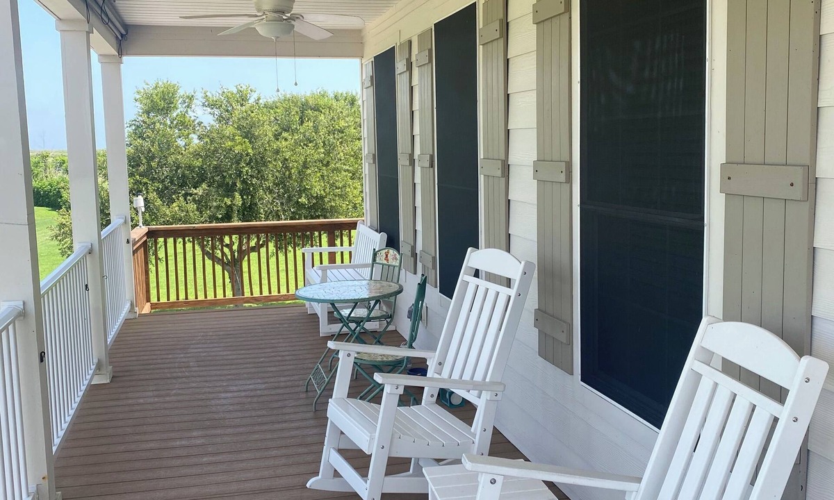 Kaplan Cabin | Cozy 3-bedroom lodge in tranquil Pecan Island with AC comfort.