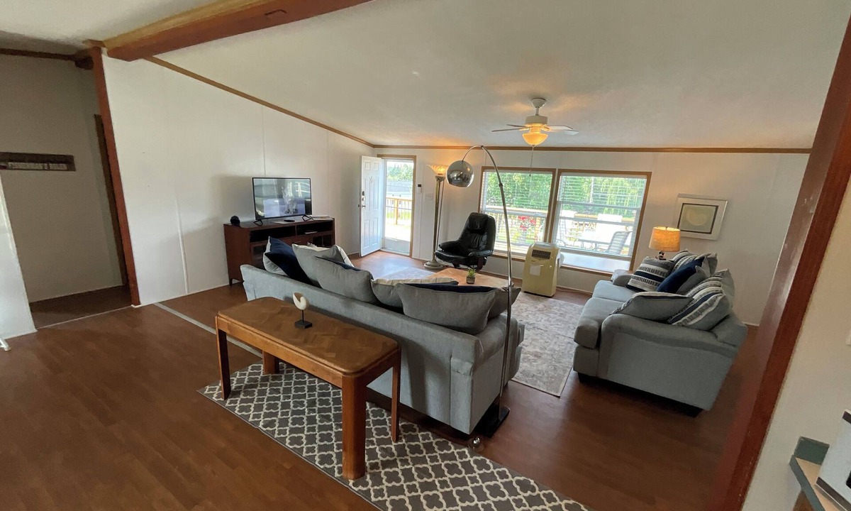 Frontenac House | Cozy 3-bedroom mobile home in tranquil Clayton, Free Boat Tour 5 Days+