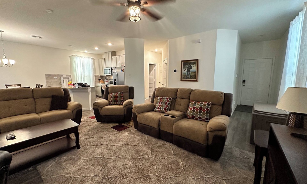 Converse House | Cozy 3-bedroom retreat perfect for families and professionals