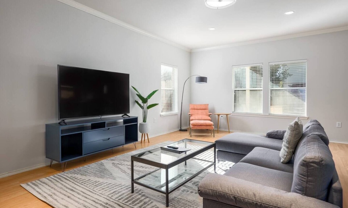 Austin House | Cozy 3 bedroom South Austin! Ideal for Long Stays