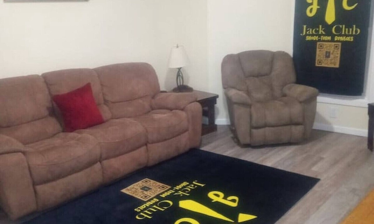 Niskayuna House | Cozy 3 Bedrooms | Full Kitchen | Smart TV