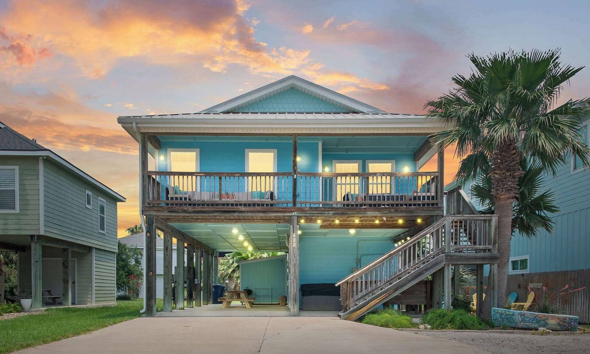 Leeward Sands House | Cozy 3bdr Sleeps 8